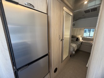 2026 AIRSTREAM GLOBETROTTER 25FBT - Image 18