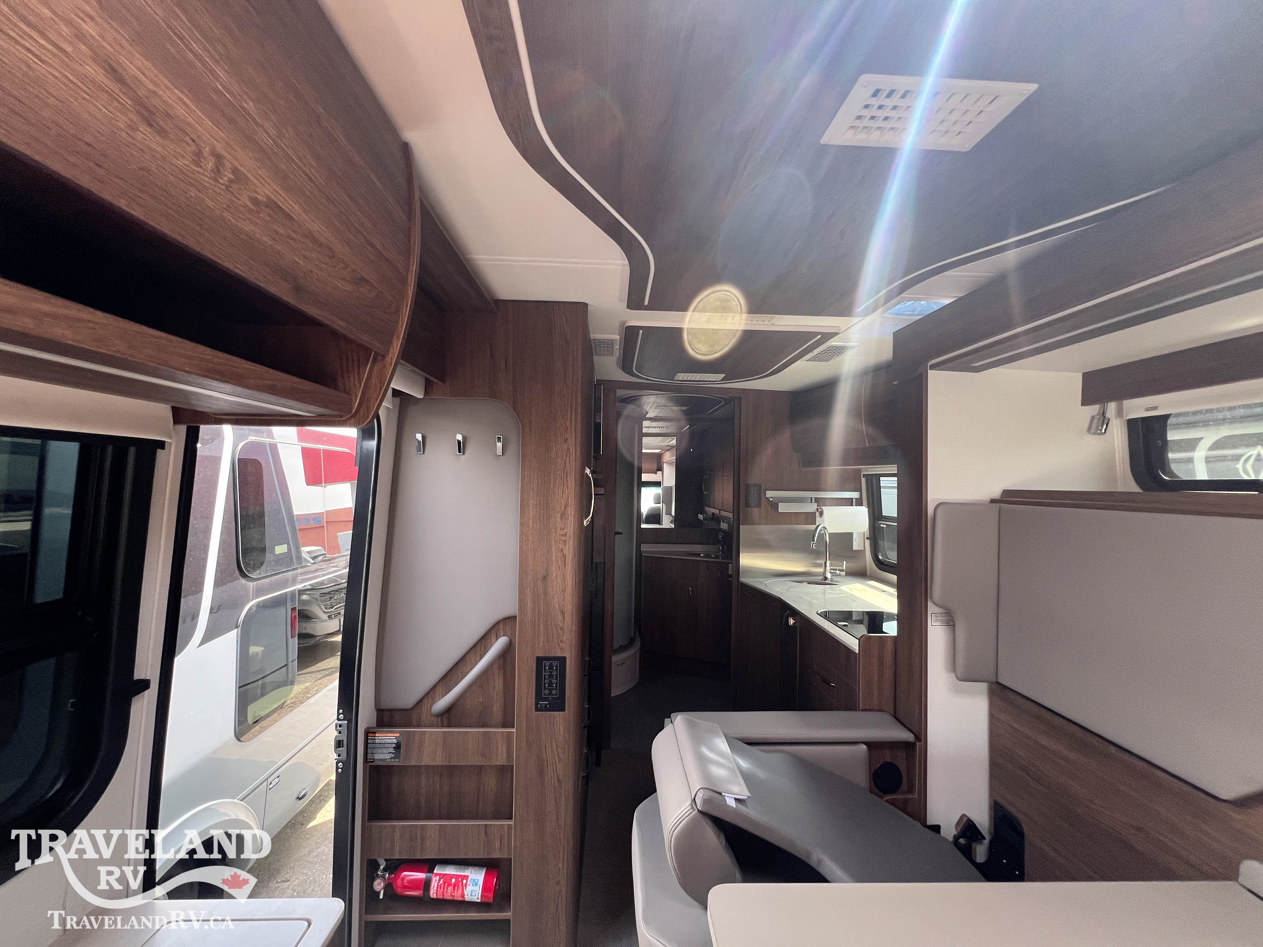 2024 Leisure Travel Unity U24MBL - Image 3