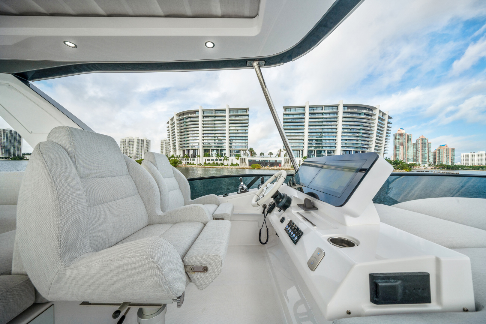 2023 Azimut 53 FLY Base - Image 49