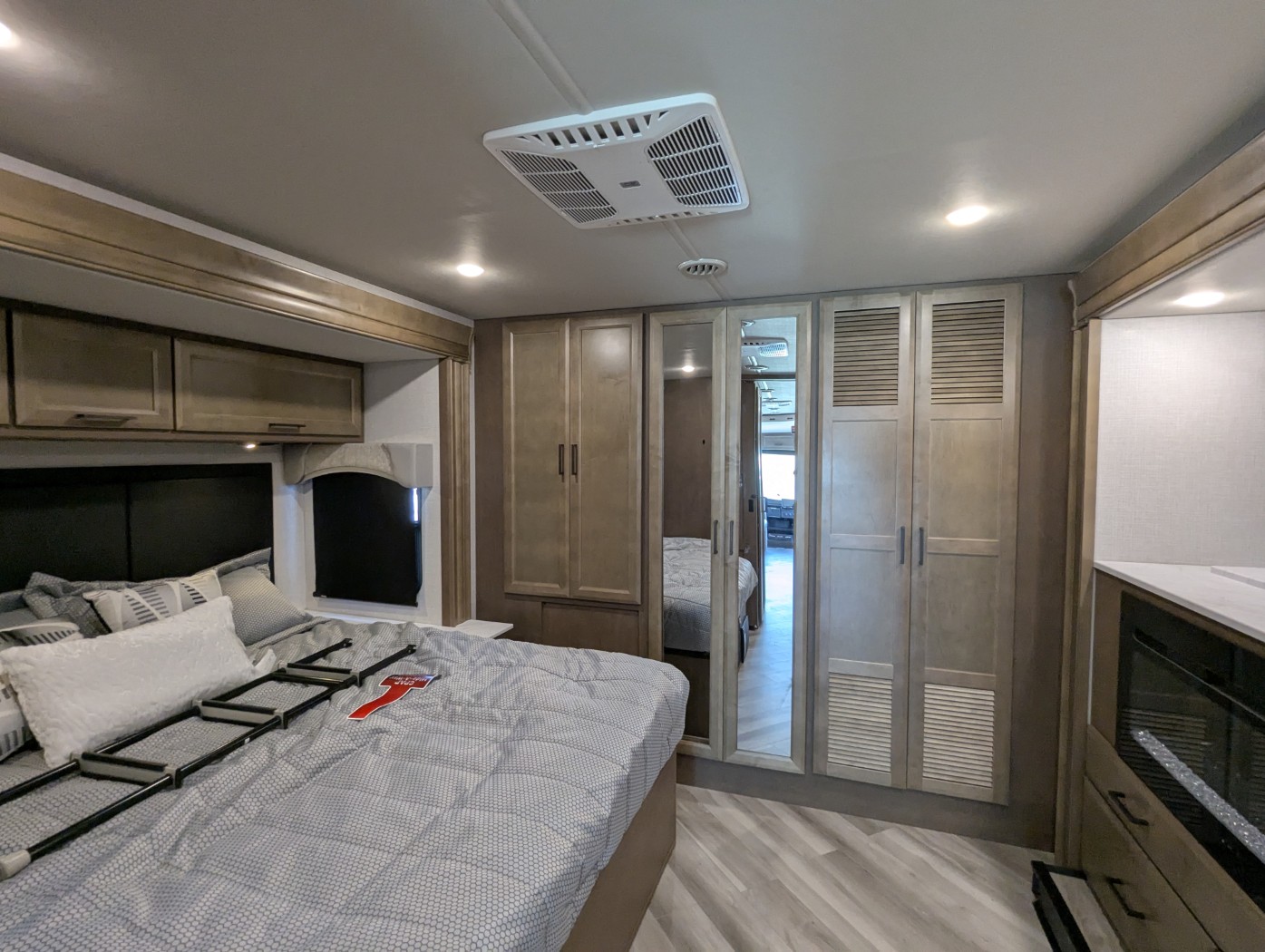 2026 Fleetwood Fortis 32RW - Image 28