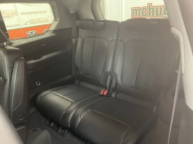 2024 Jeep Grand-Cherokee-L Laredo Altitude 4x4 - Image 23