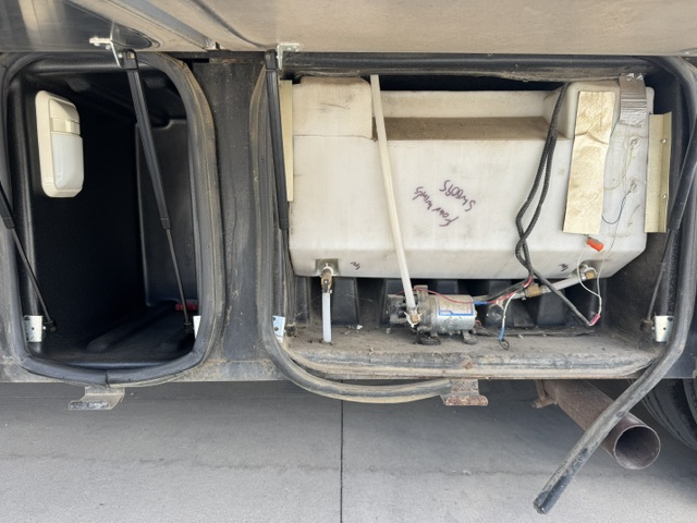 2004 FOURWINDS WINDSPORT 35D - Image 11