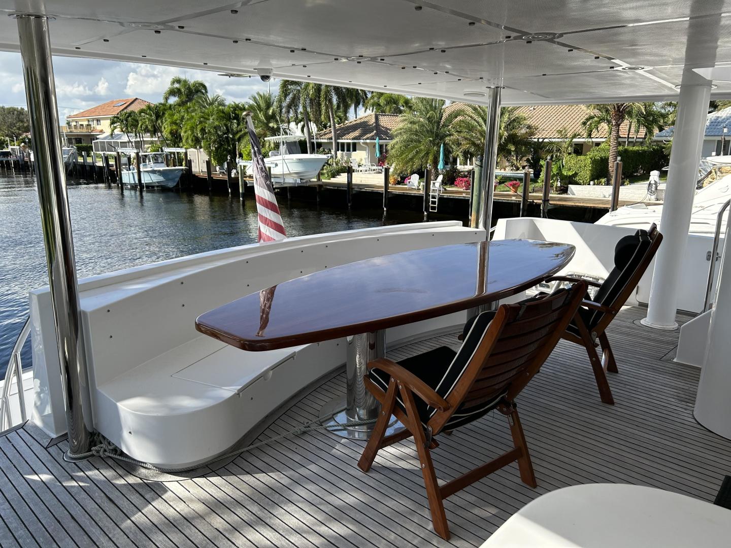 2002 President 100 Motor Yacht - Image 7