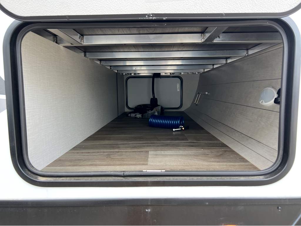 2026 VENTURE RV SPORTTREK 261VBH - Image 23