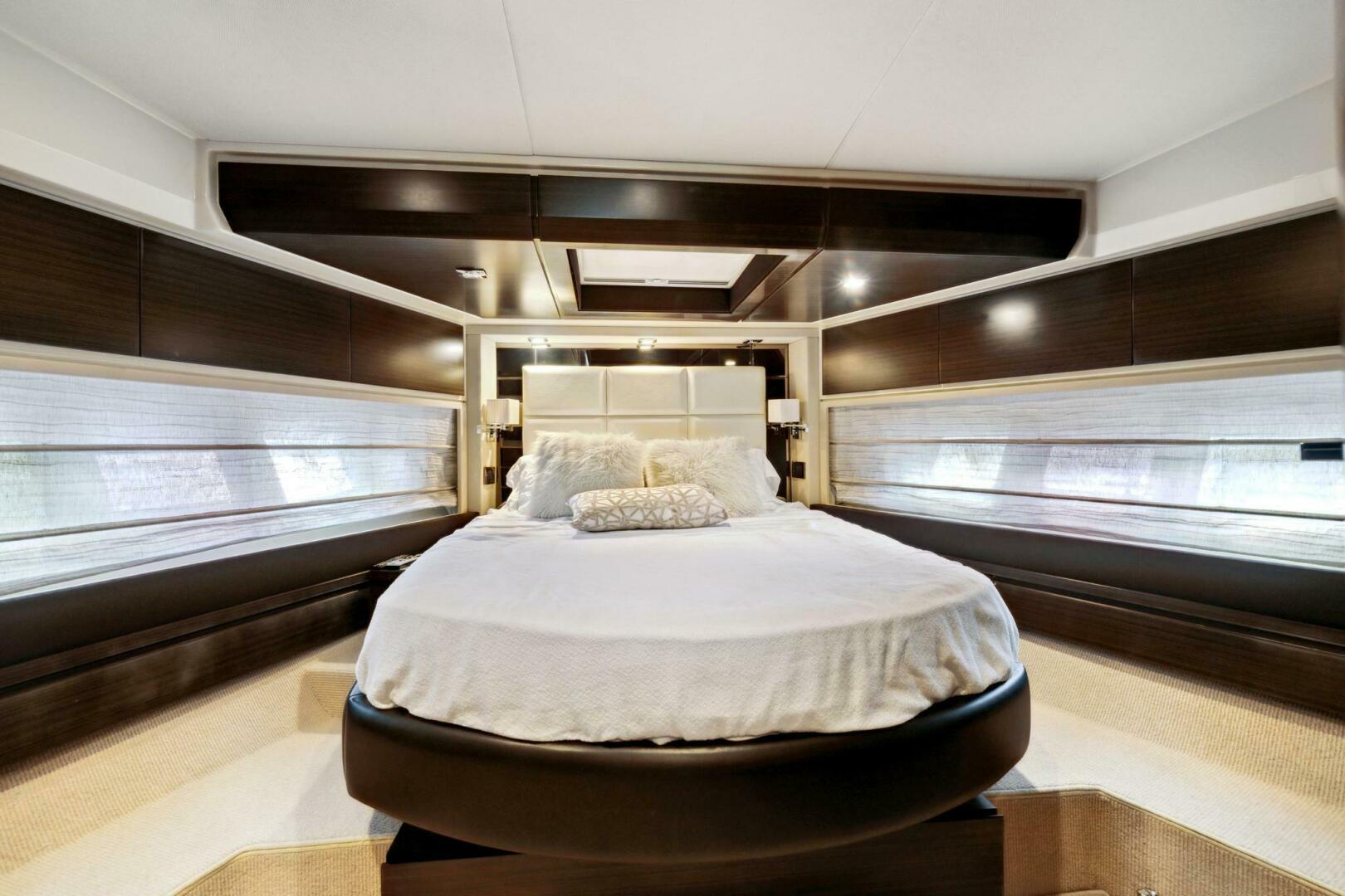 2013 Azimut 70 - Image 47