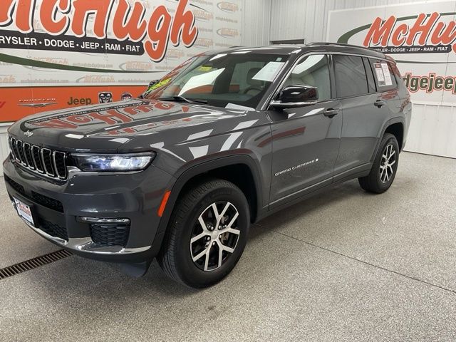 2025 Jeep Grand-Cherokee-L Laredo Altitude 4x4 - Image 1