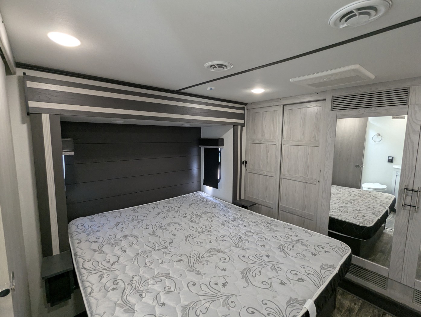 2023 Keystone Fuzion 357 - Image 7