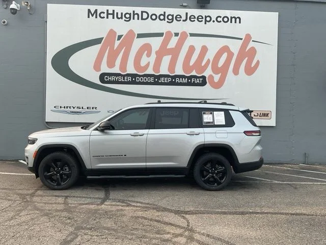 2023 Jeep Grand-Cherokee-L Laredo Altitude 4x4 - Image 8