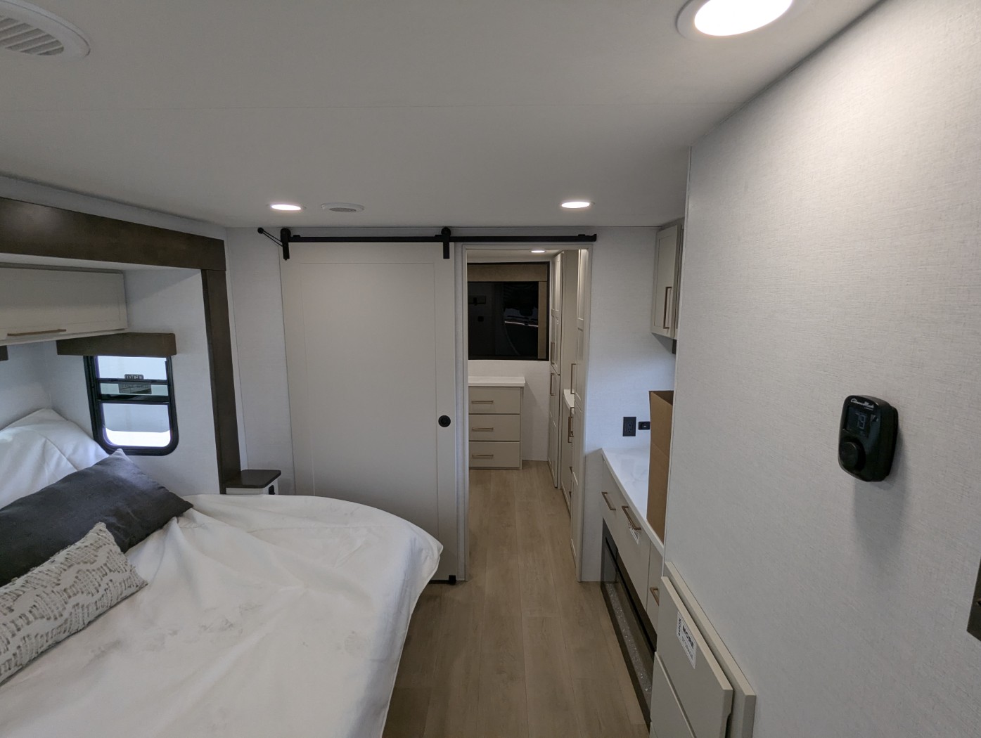 2027 Alliance RV Benchmark 44LFT - Image 30