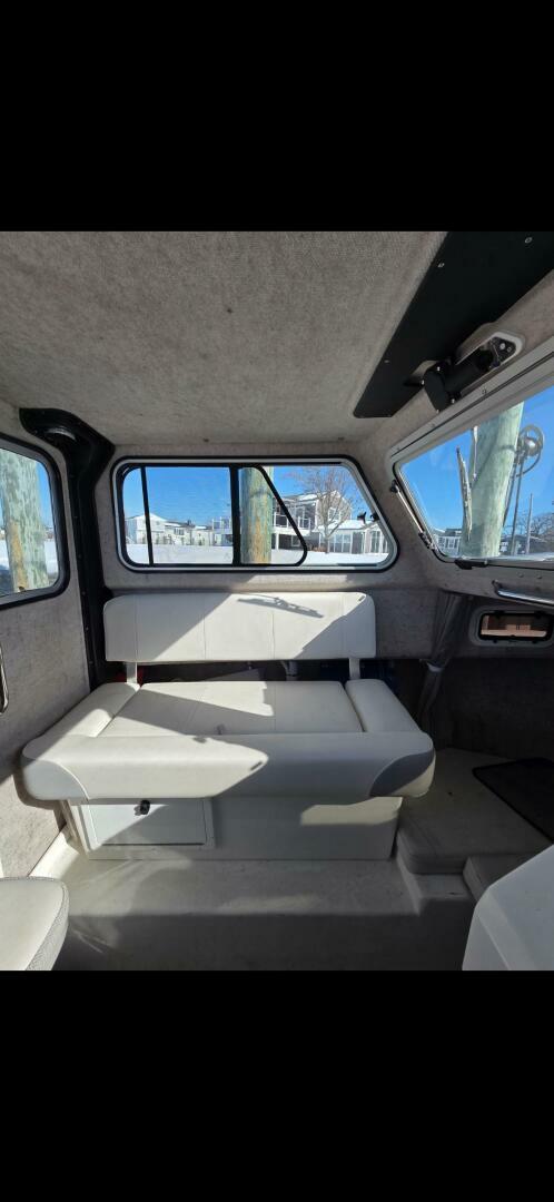 2021 Parker 2320 SL Sport Cabin Base - Image 6