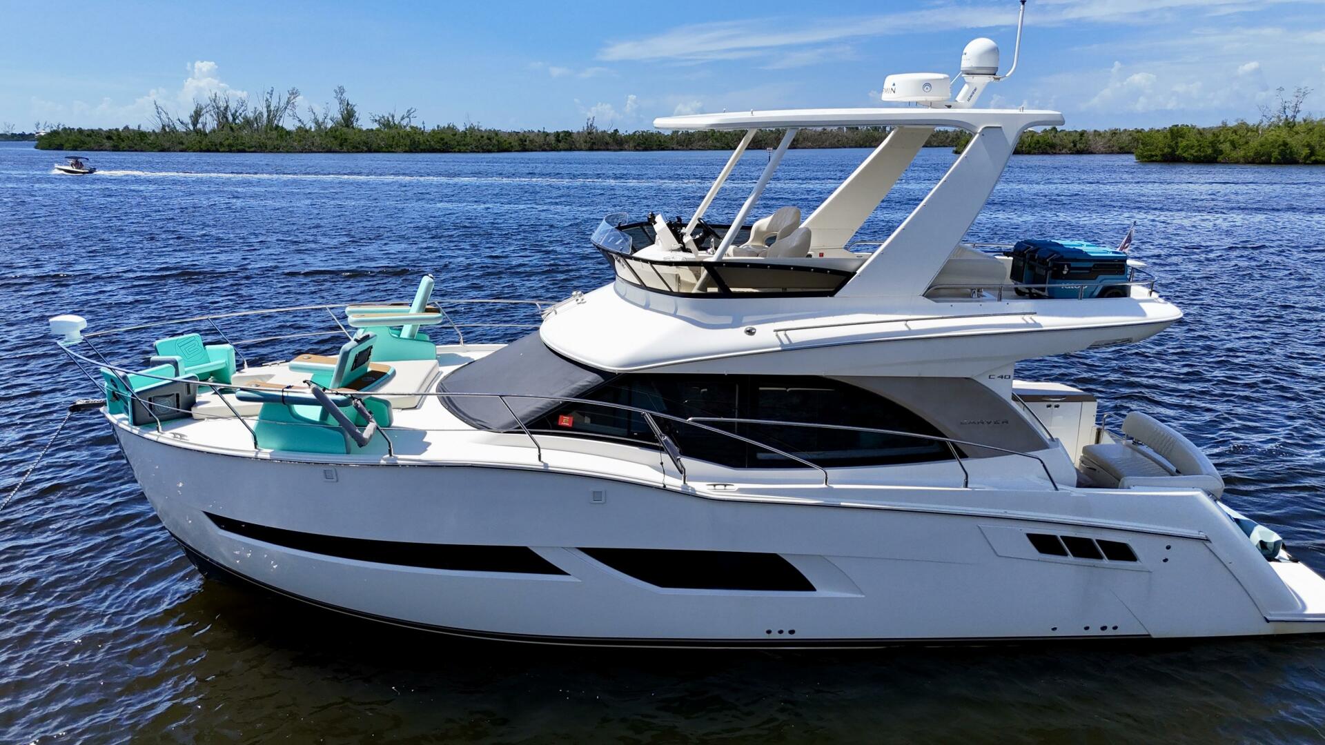 2017 Carver C40 - Image 2