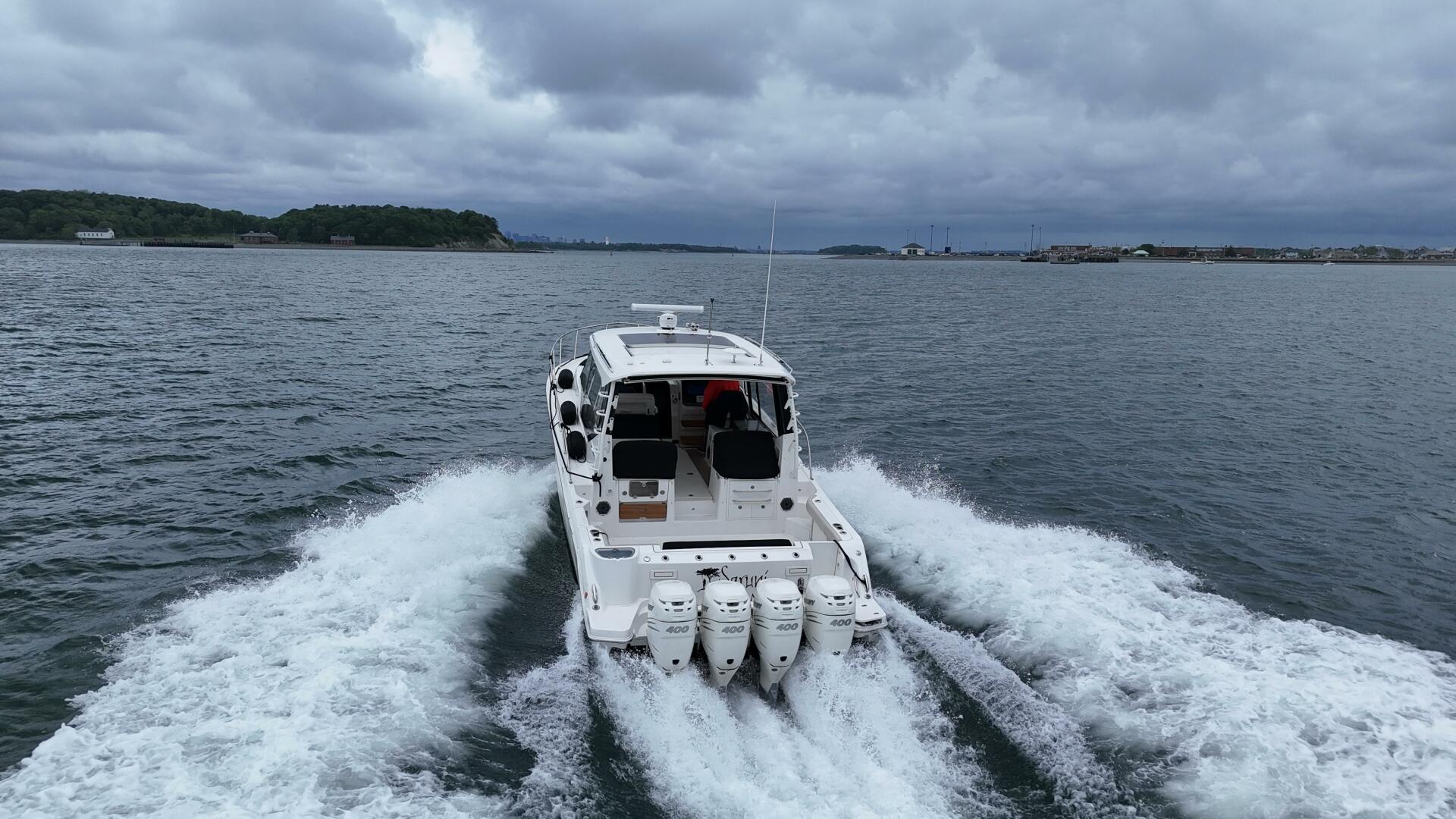 2021 Boston Whaler 405 Conquest - Image 11