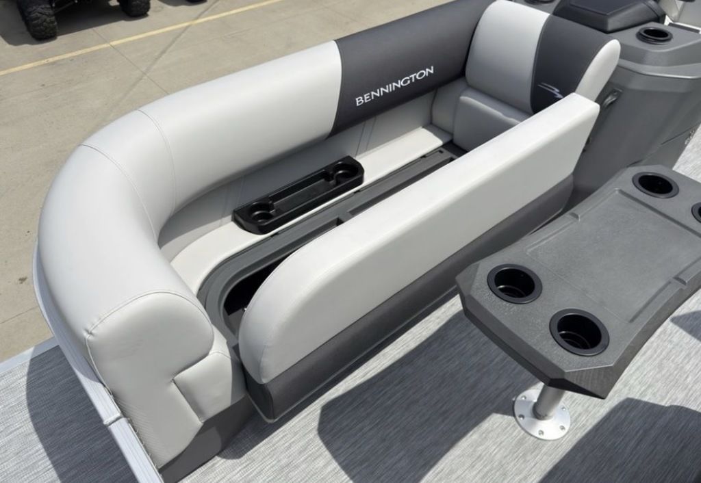 2026 Bennington S Quad Bench 22 SSR - Image 31