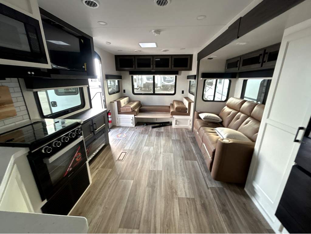 2026 VENTURE RV SPORTTREK 302VRD - Image 17
