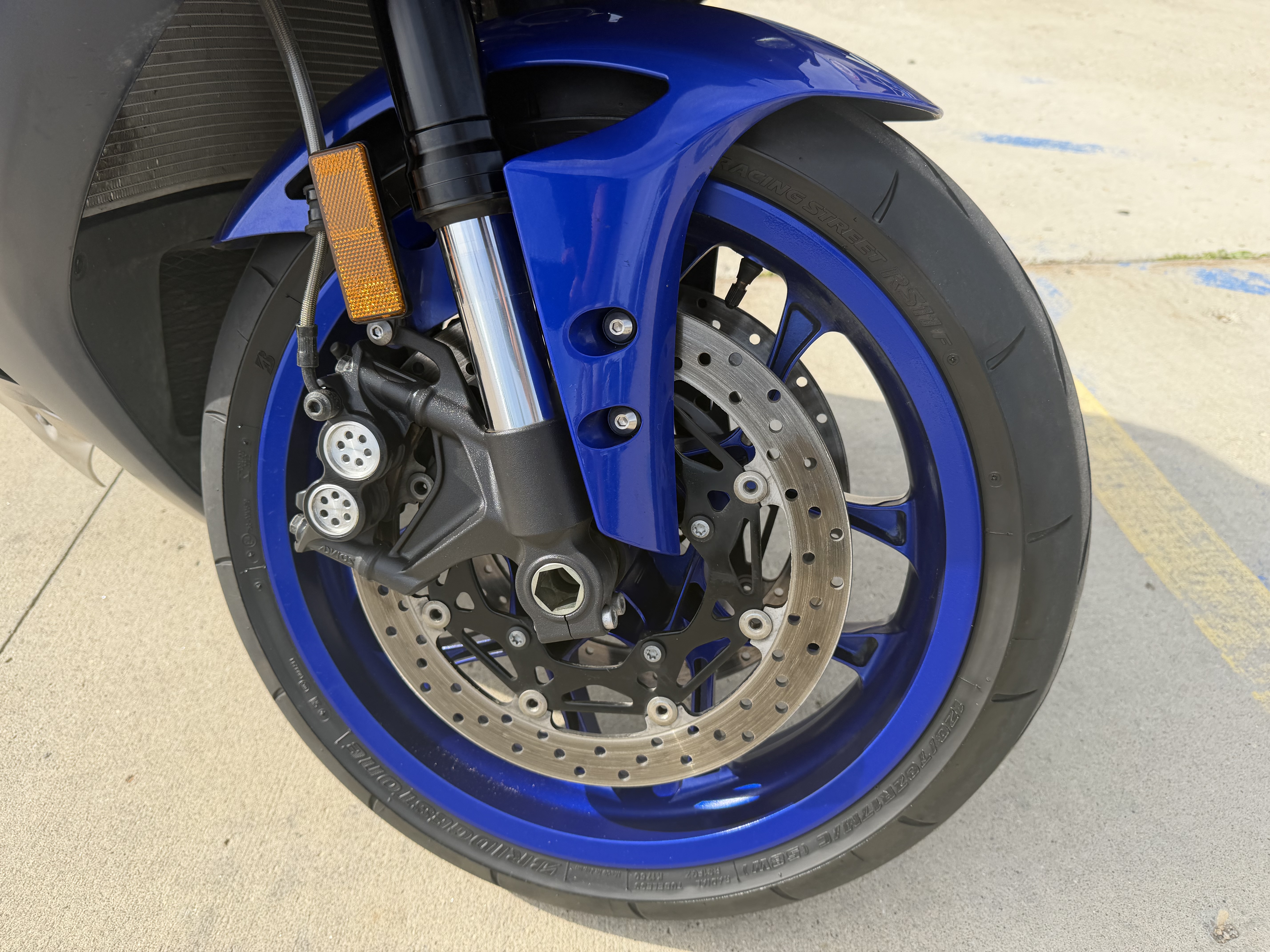 2024 Yamaha YZF R1 - Image 8