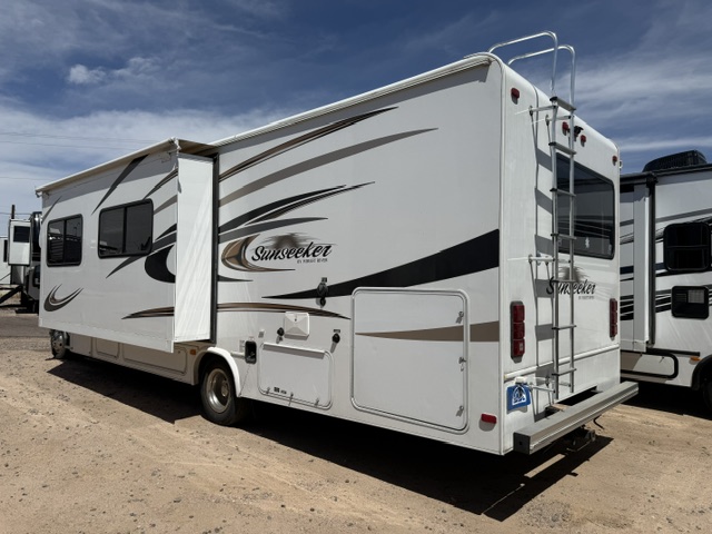 2015 Forest River Sunseeker 3010DS - Image 2