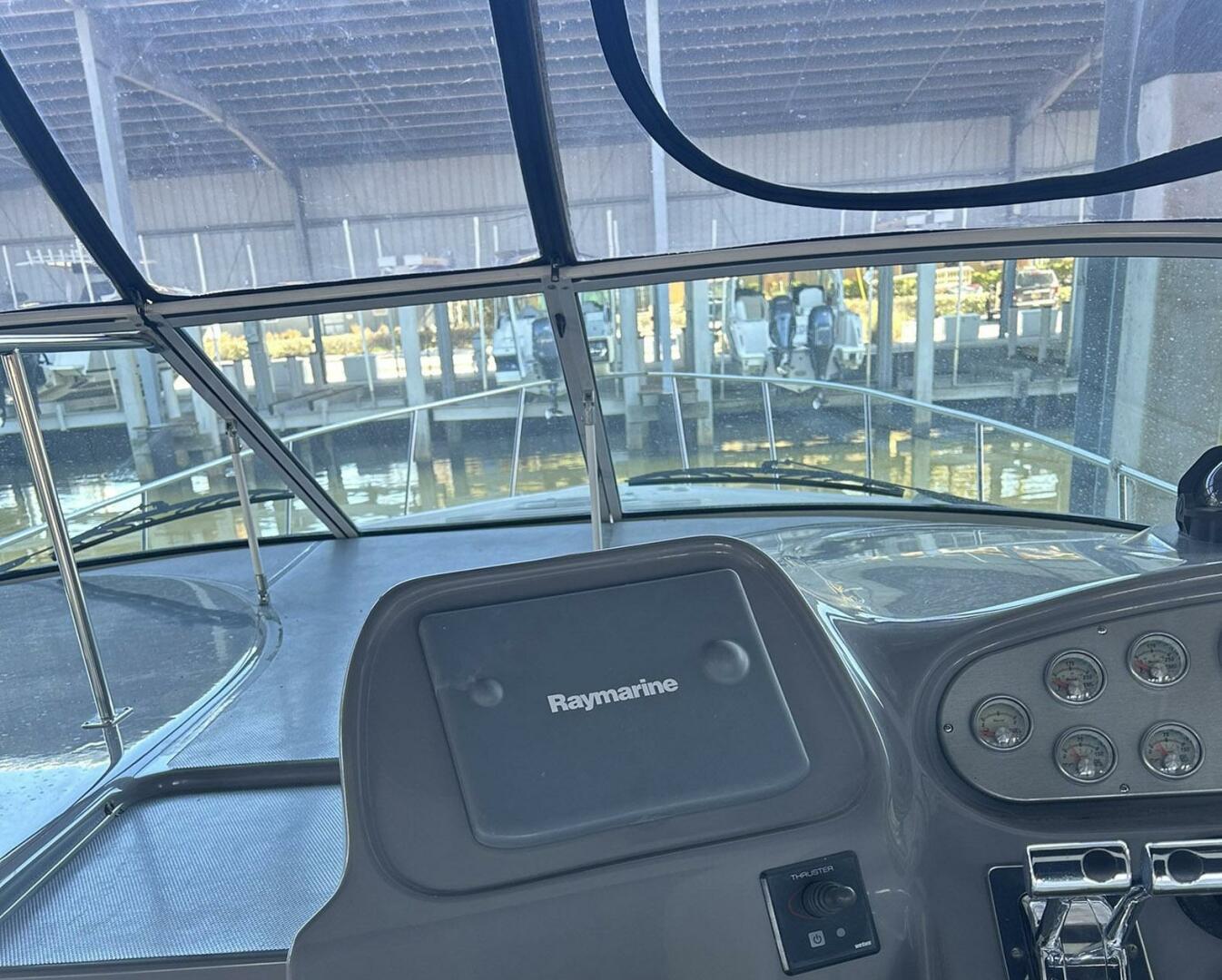 2006 Cruisers Yachts 370 Express - Image 11