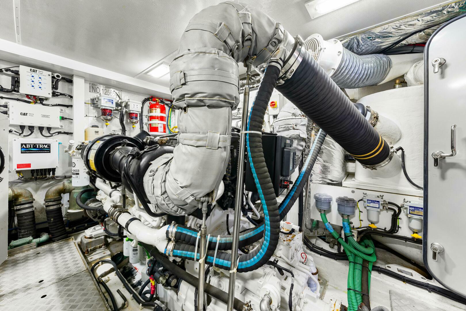 2014 Princess Y72 - Image 158