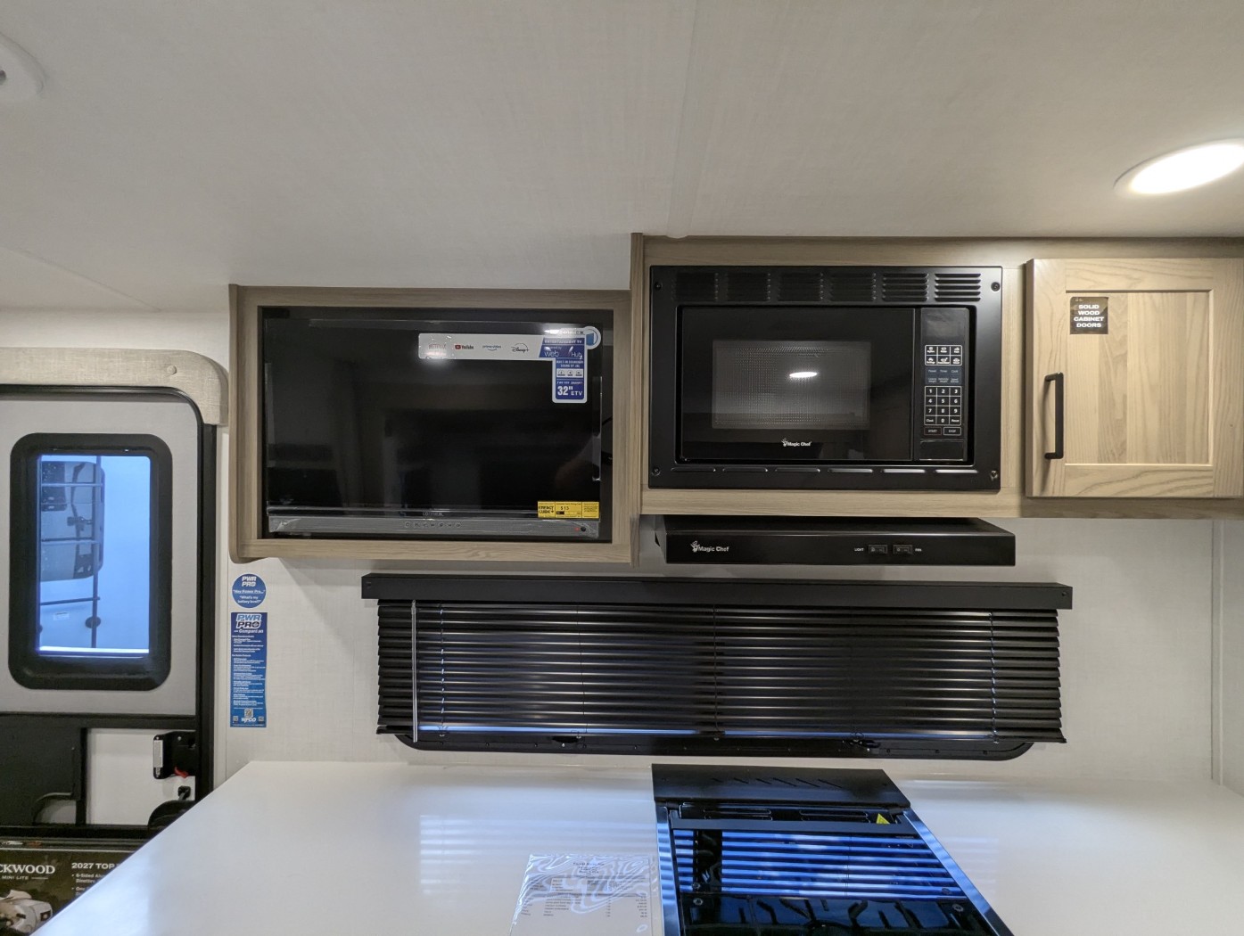 2027 Forest River Rockwood Mini Lite 2213S - Image 19
