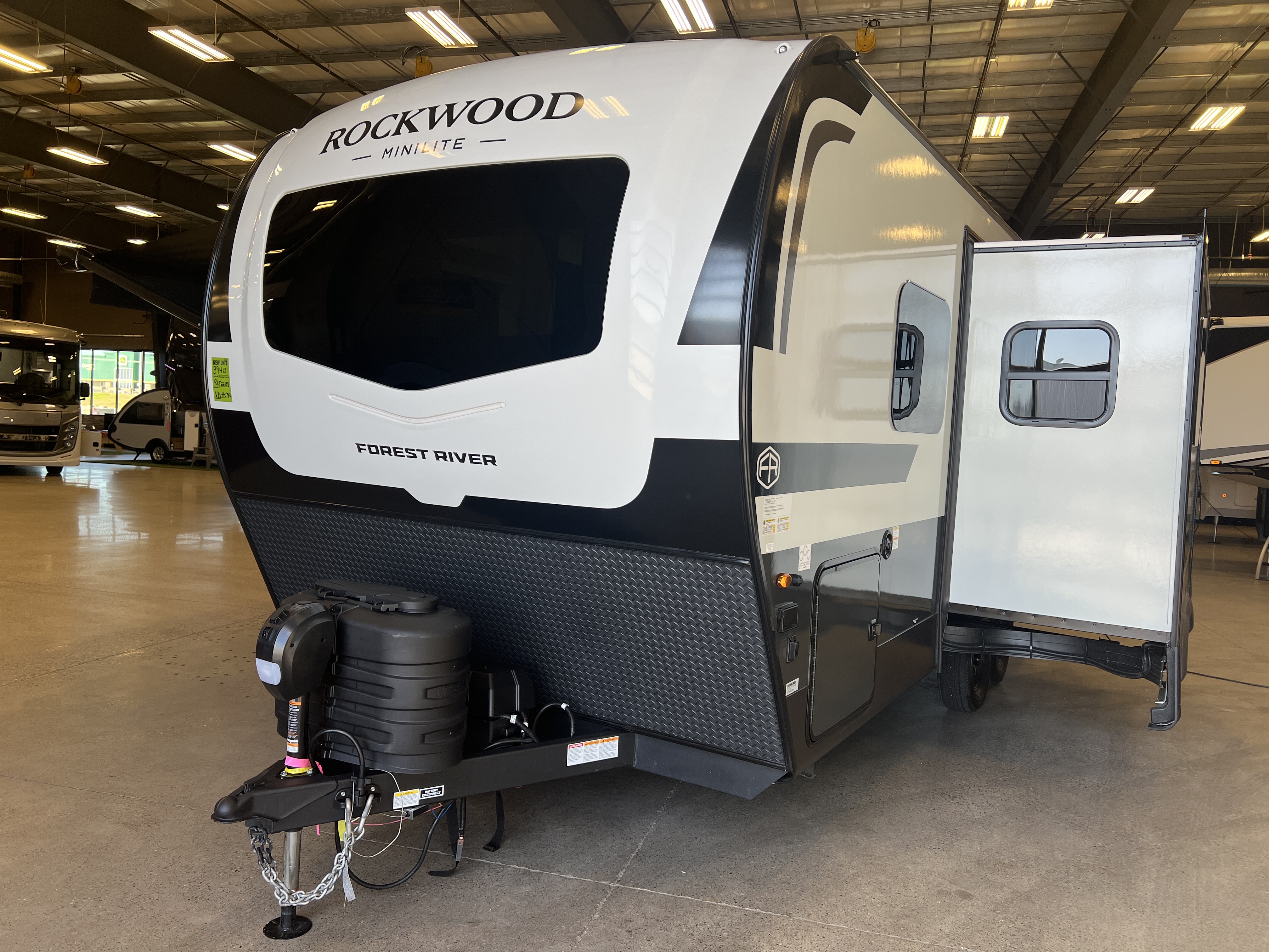 2027 Forest River Rockwood Mini Lite 2213S - Image 5