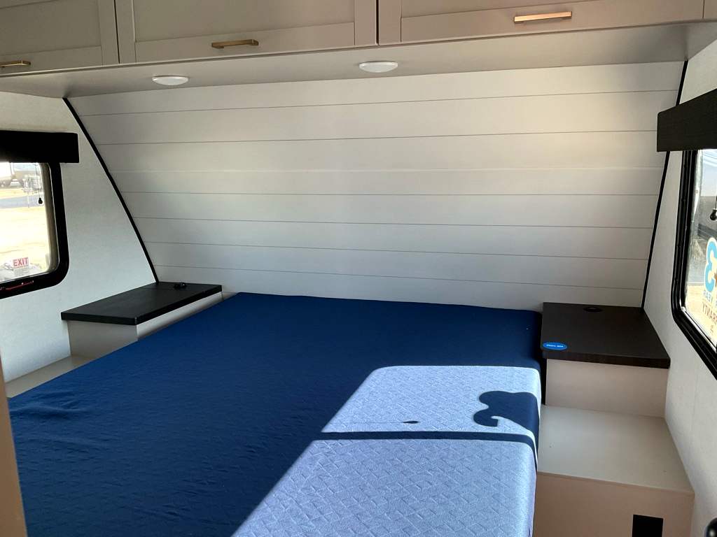 2027 JAYCO Jay Feather 33BH - Image 23