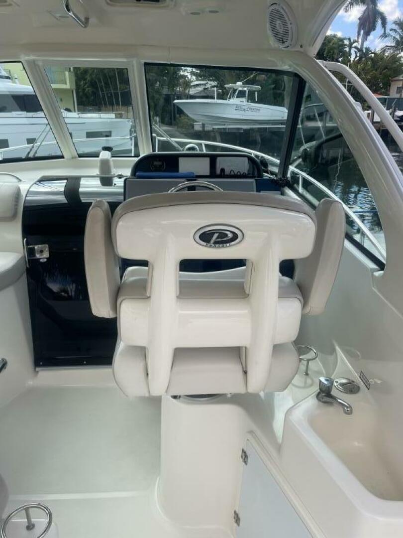 2014 Pursuit OS 315 - Image 24