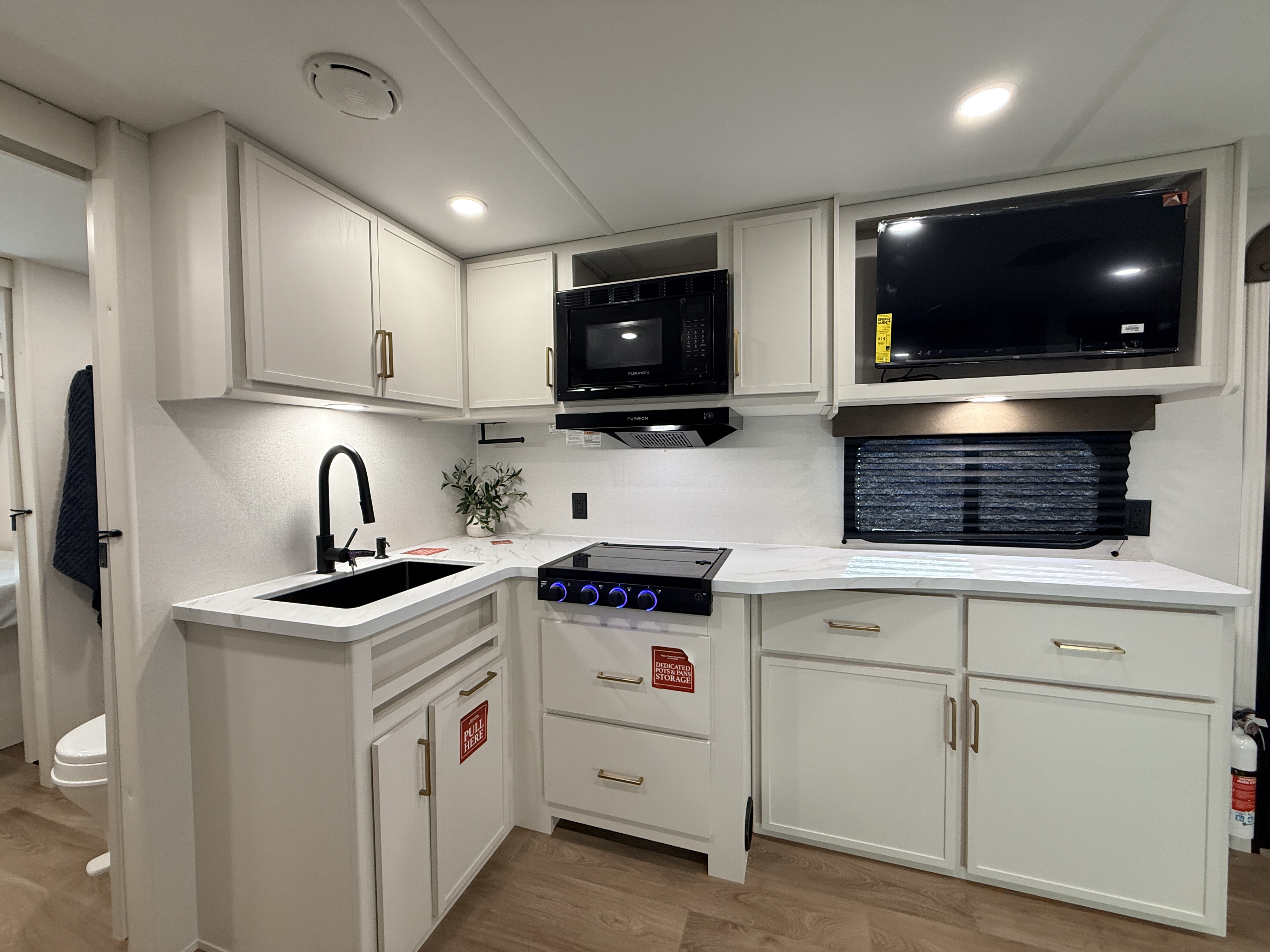 2027 Grand Design Transcend 265BHT - Image 11