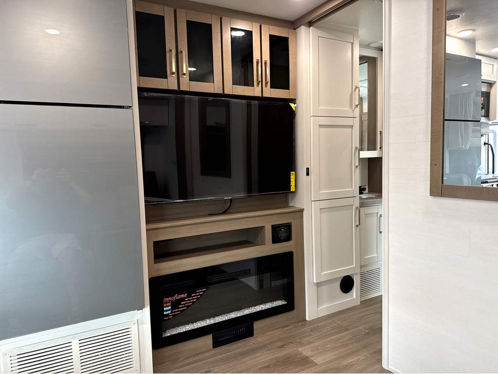 2027 ENTEGRA COACH ODYSSEY 30Z - Image 13