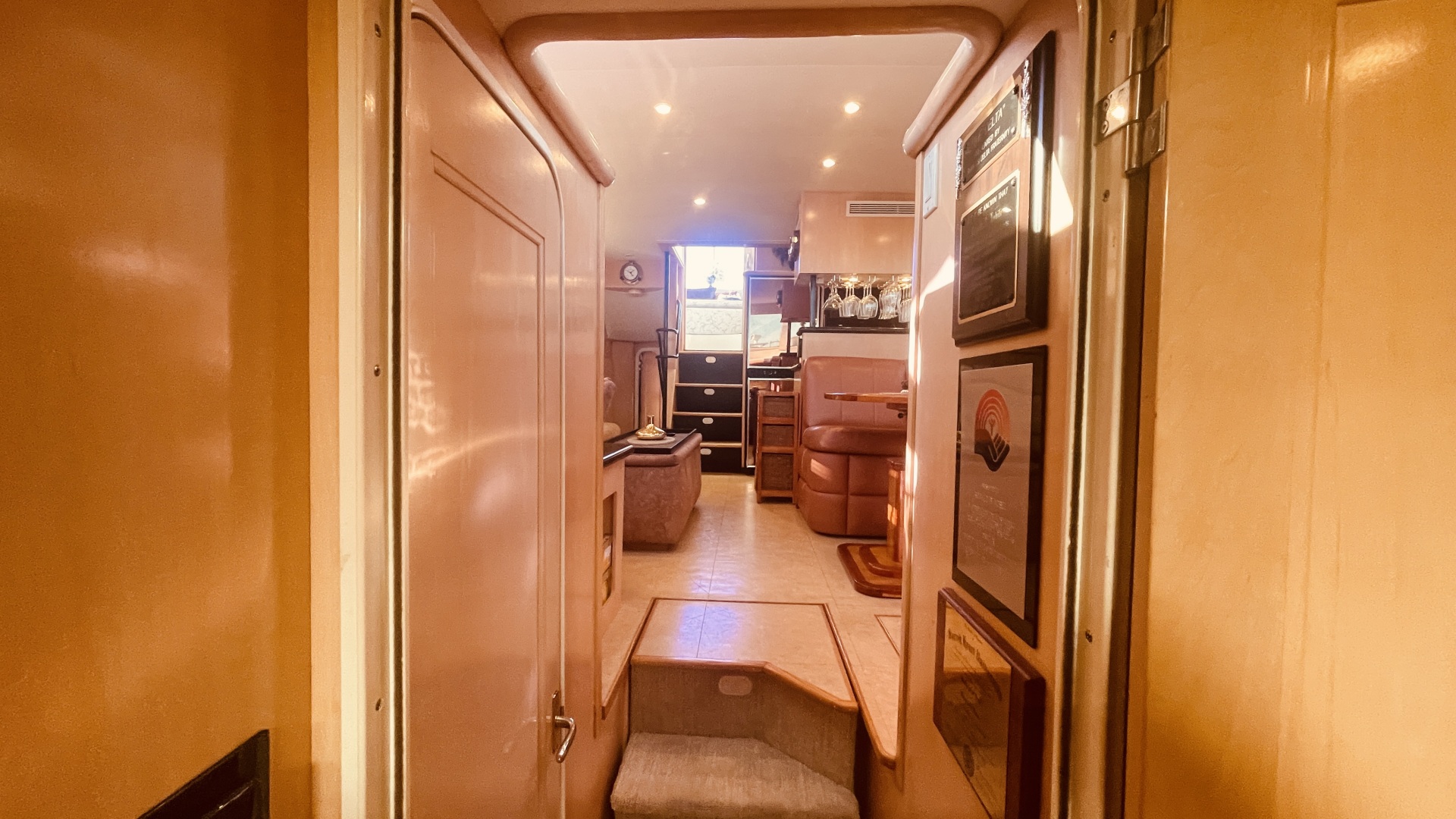 1997 CARVER YACHTS 500 COCKPIT MY - Image 14
