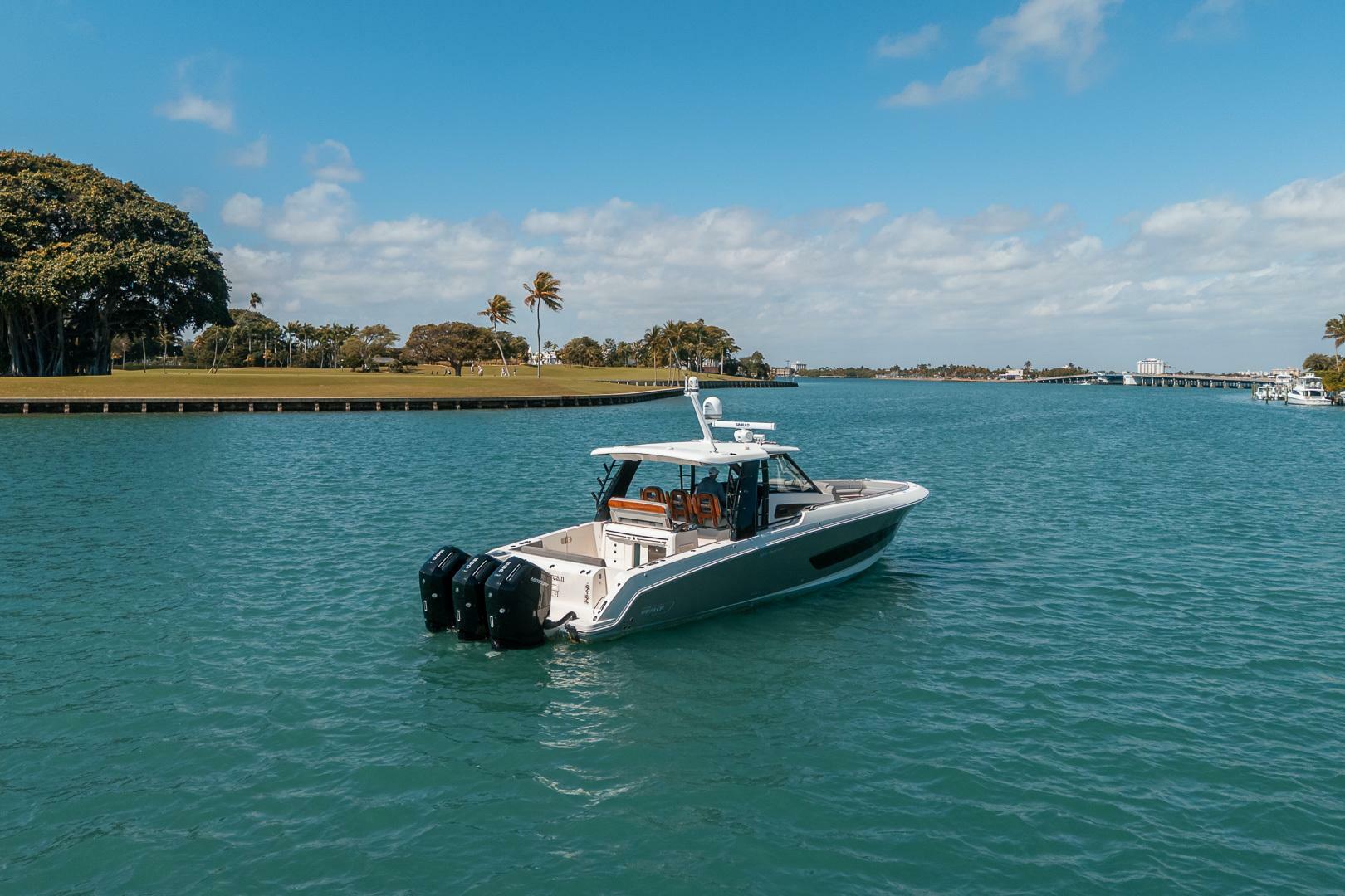 2023 Boston Whaler 420 Outrage - Image 32
