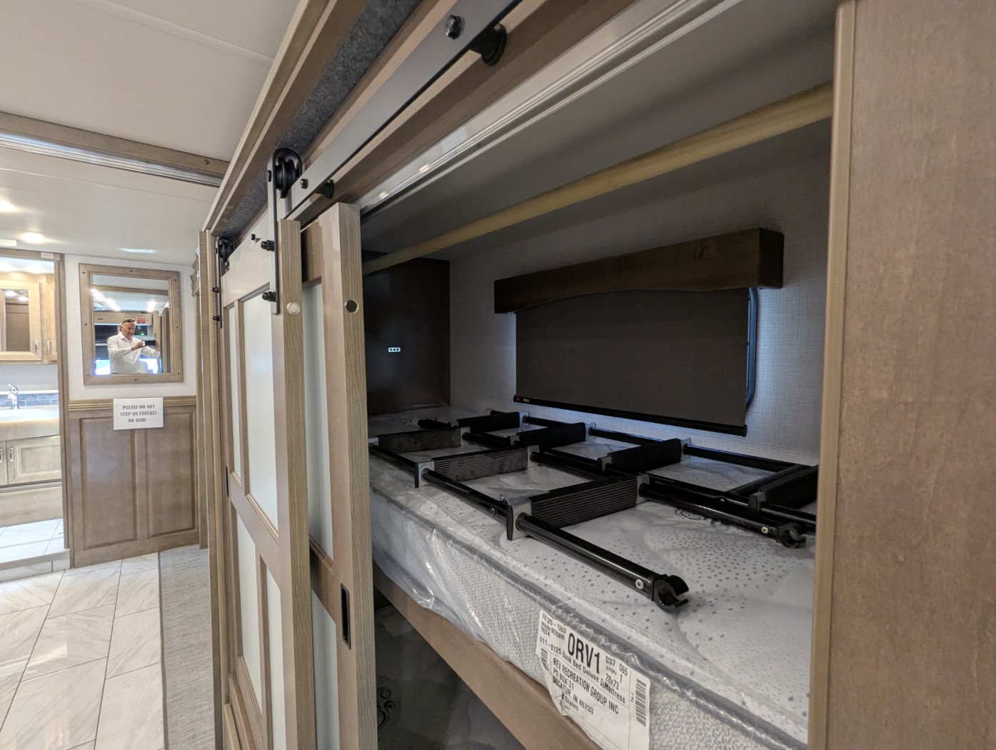 2026 Fleetwood Discovery 38N - Image 21