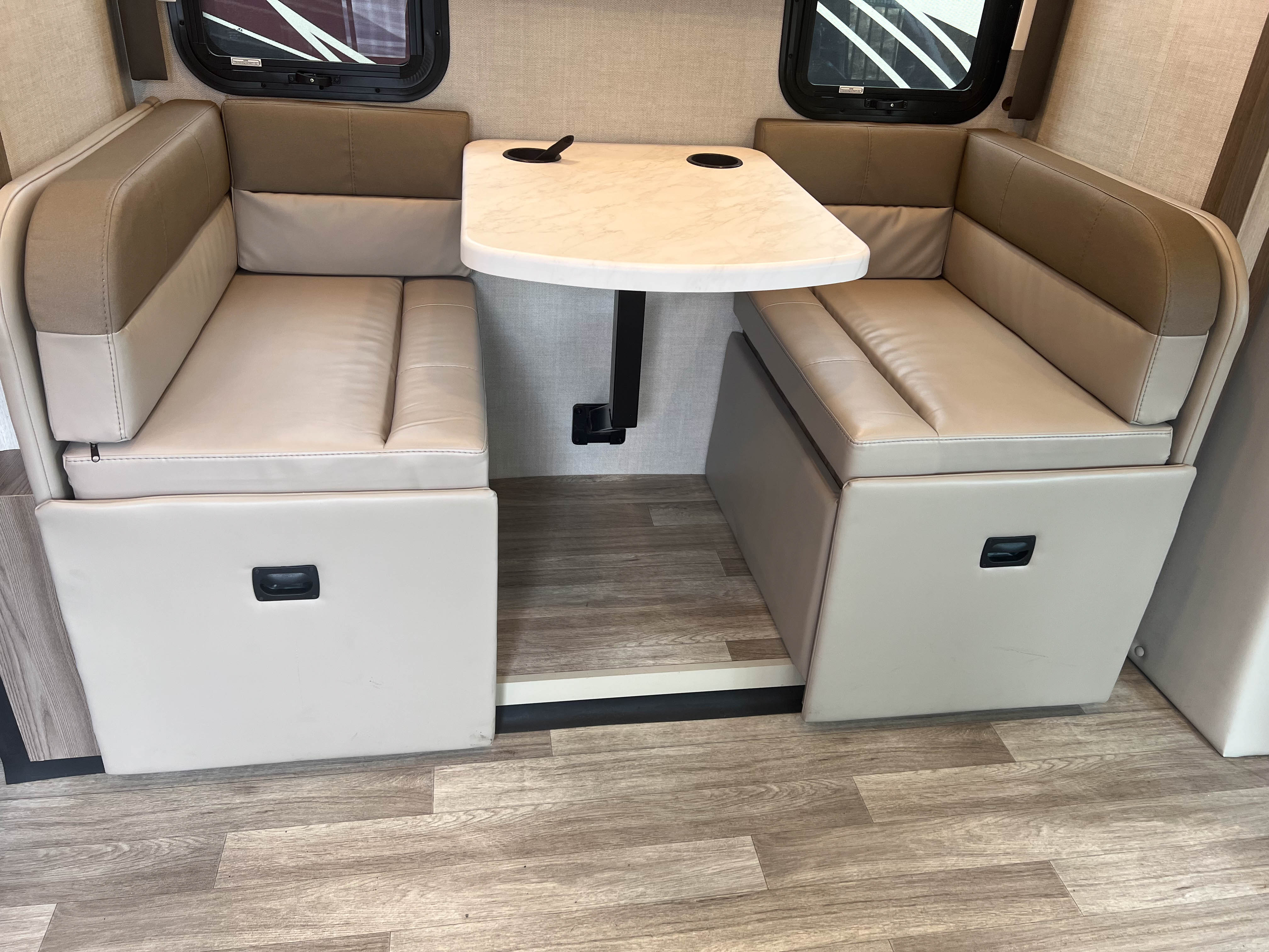 2024 Thor Motor Coach Tiburon 24RW - Image 15