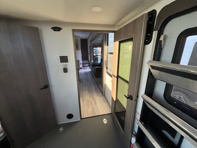 2026 Grand Design Momentum G-Class 415G - Image 31
