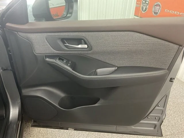 2023 Nissan Rogue Utility 4D SV AWD - Image 24