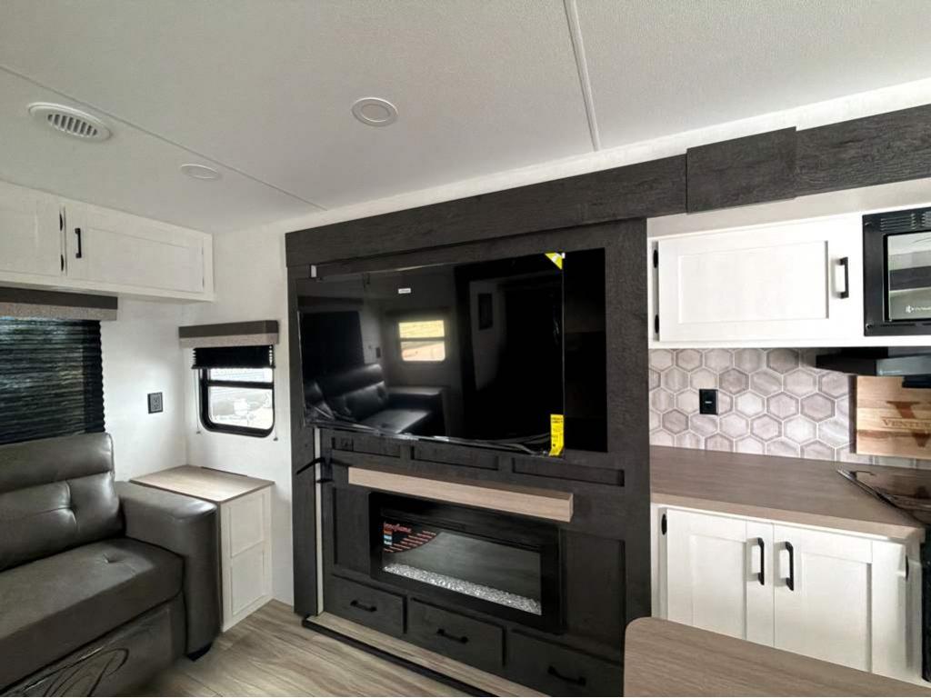 2026 VENTURE RV SIENNA 293VIK - Image 18