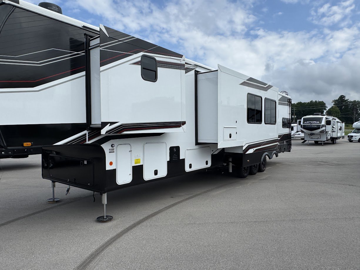 2026 JAYCO SEISMIC 413 - Image 3