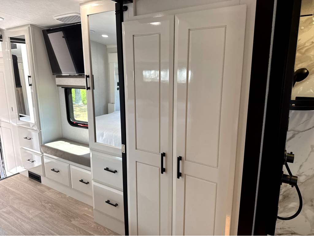 2027 JAYCO PINNACLE 39FLOK - Image 30