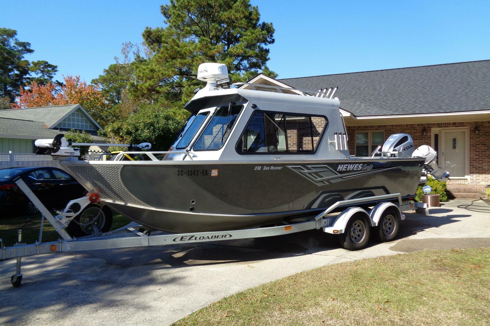 2022 Hewes 210 Sea Runner ET HT Base - Image 2