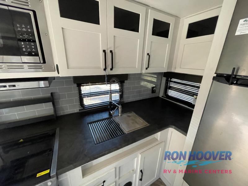 2023 FOREST RIVER PUMA 28RKQS - Image 14
