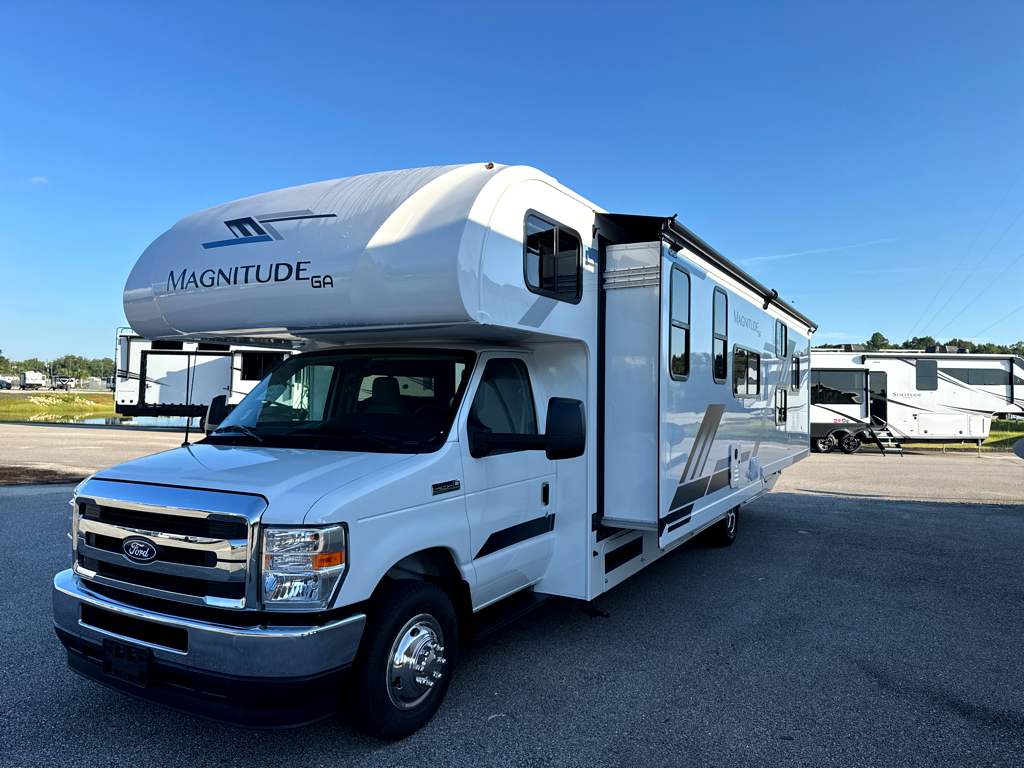 2027 THOR MOTOR COACH MAGNITUDE GA31 - Image 3