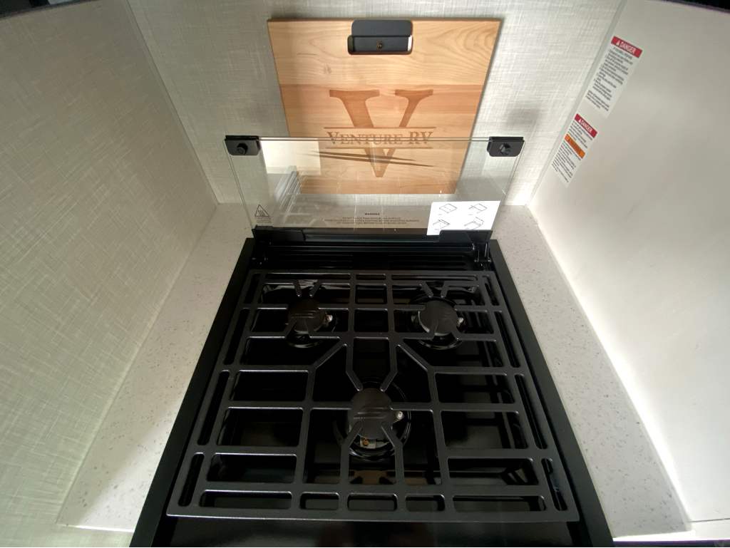 2026 VENTURE RV SPORTTREK 333VMI - Image 23