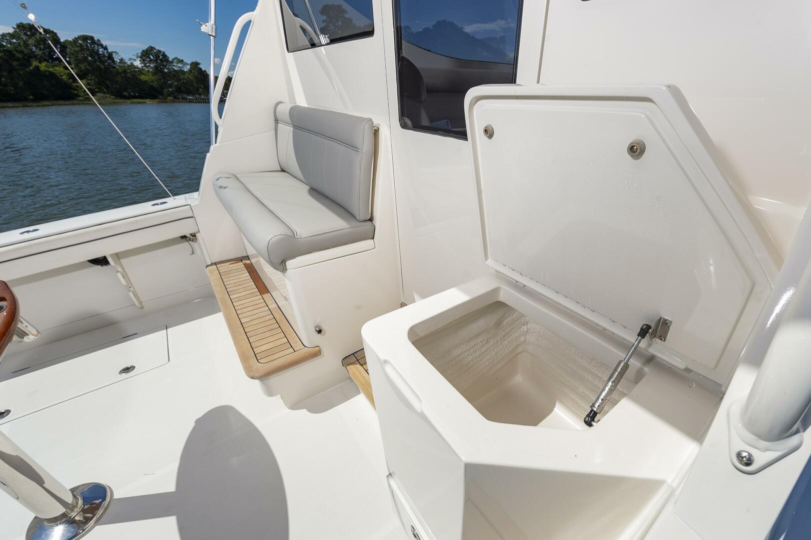 2014 Jupiter 41 Sport Bridge - Image 15