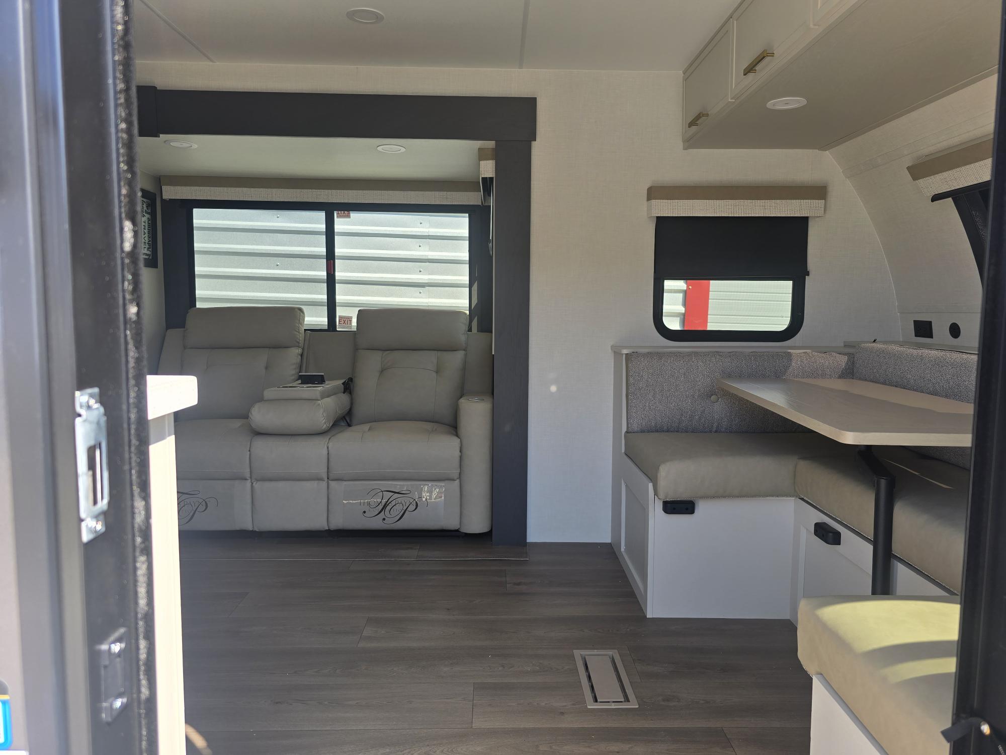 2027 VENTURE RV STRATUS 282VFD - Image 7