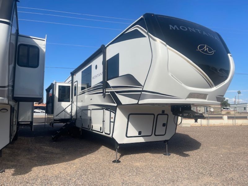 2025 Keystone Montana 3857BR - Image 1