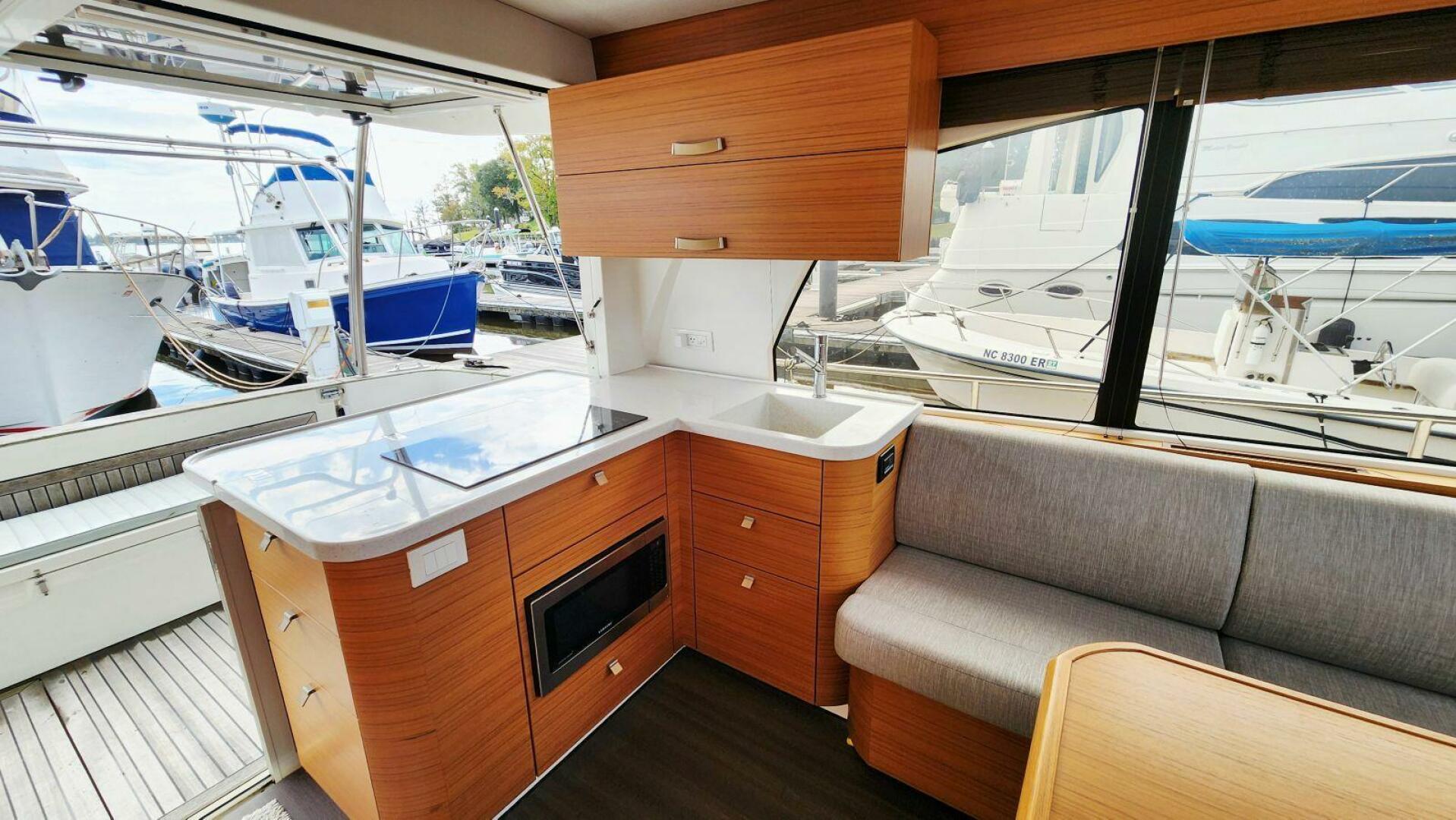 2022 Greenline 40 Hybrid - Image 21