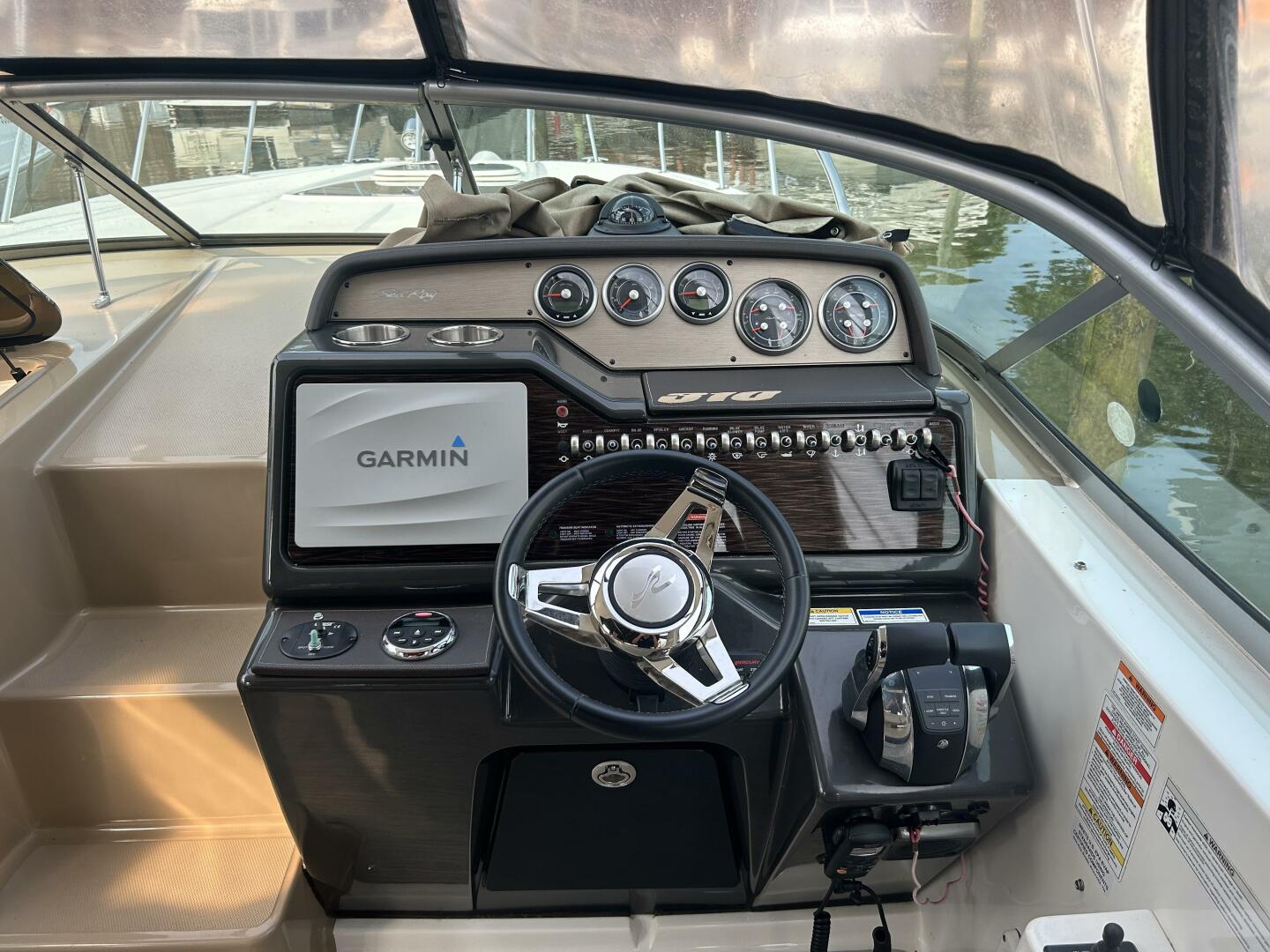 2016 Sea Ray 310 Sundancer - Image 7