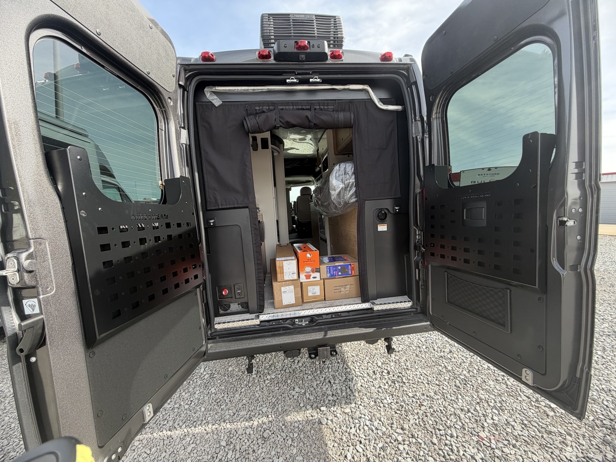2026 AIRSTREAM RANGELINE POPTOP - Image 7