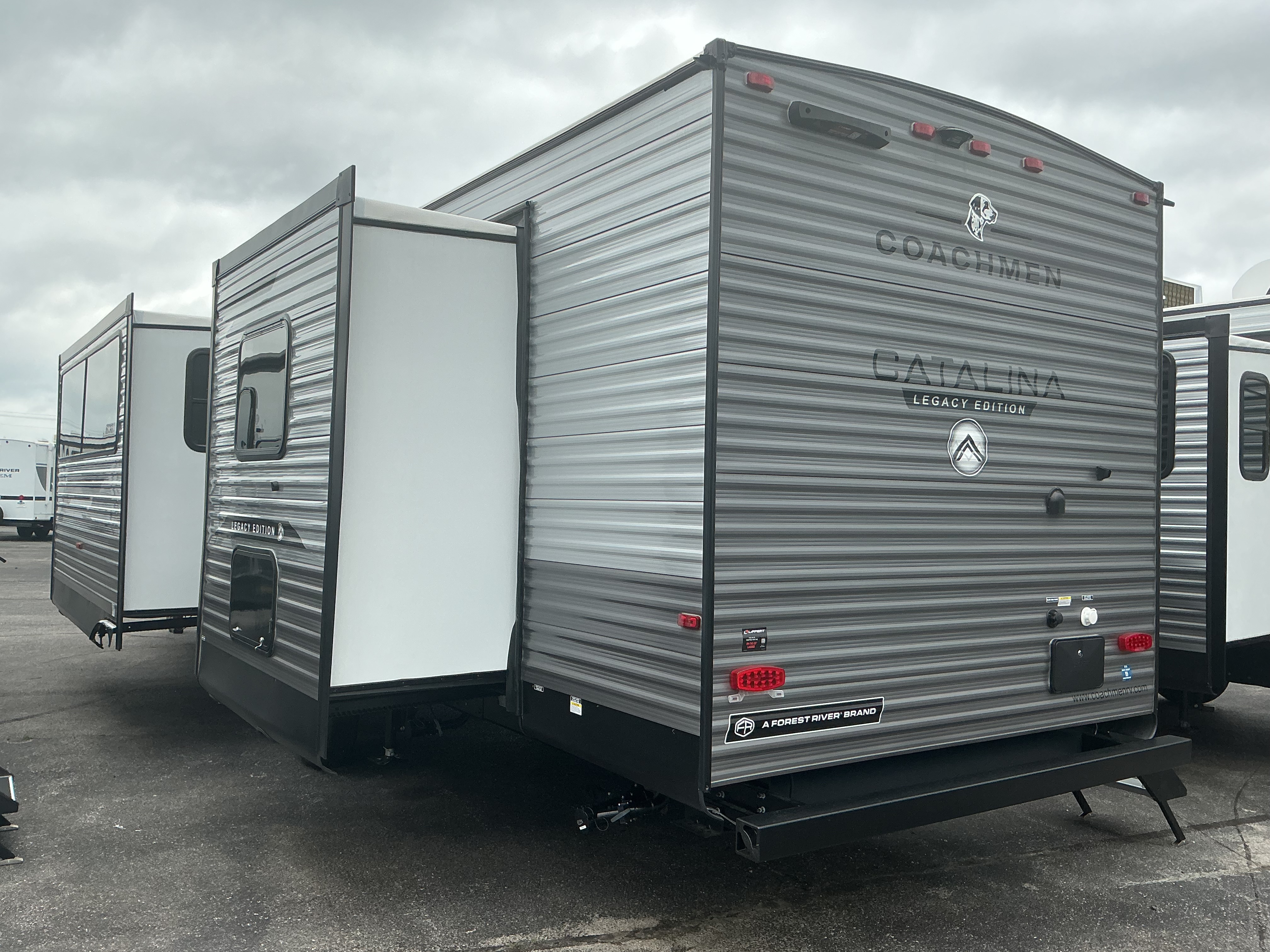 2026 COACHMEN 333DBDSCKLE - Image 3