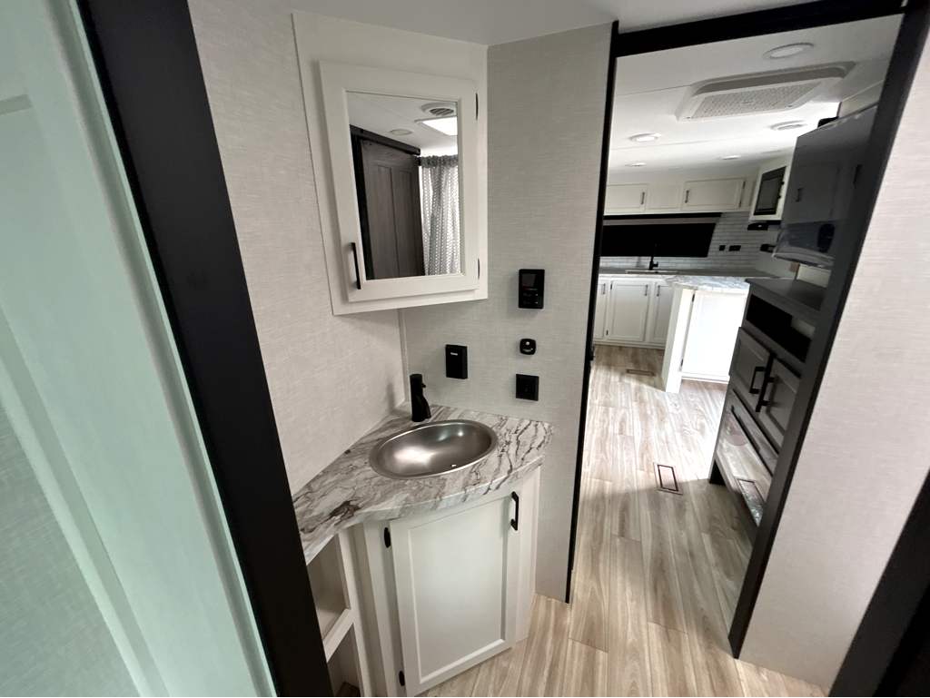 2026 VENTURE RV STRATUS 262VFK - Image 15