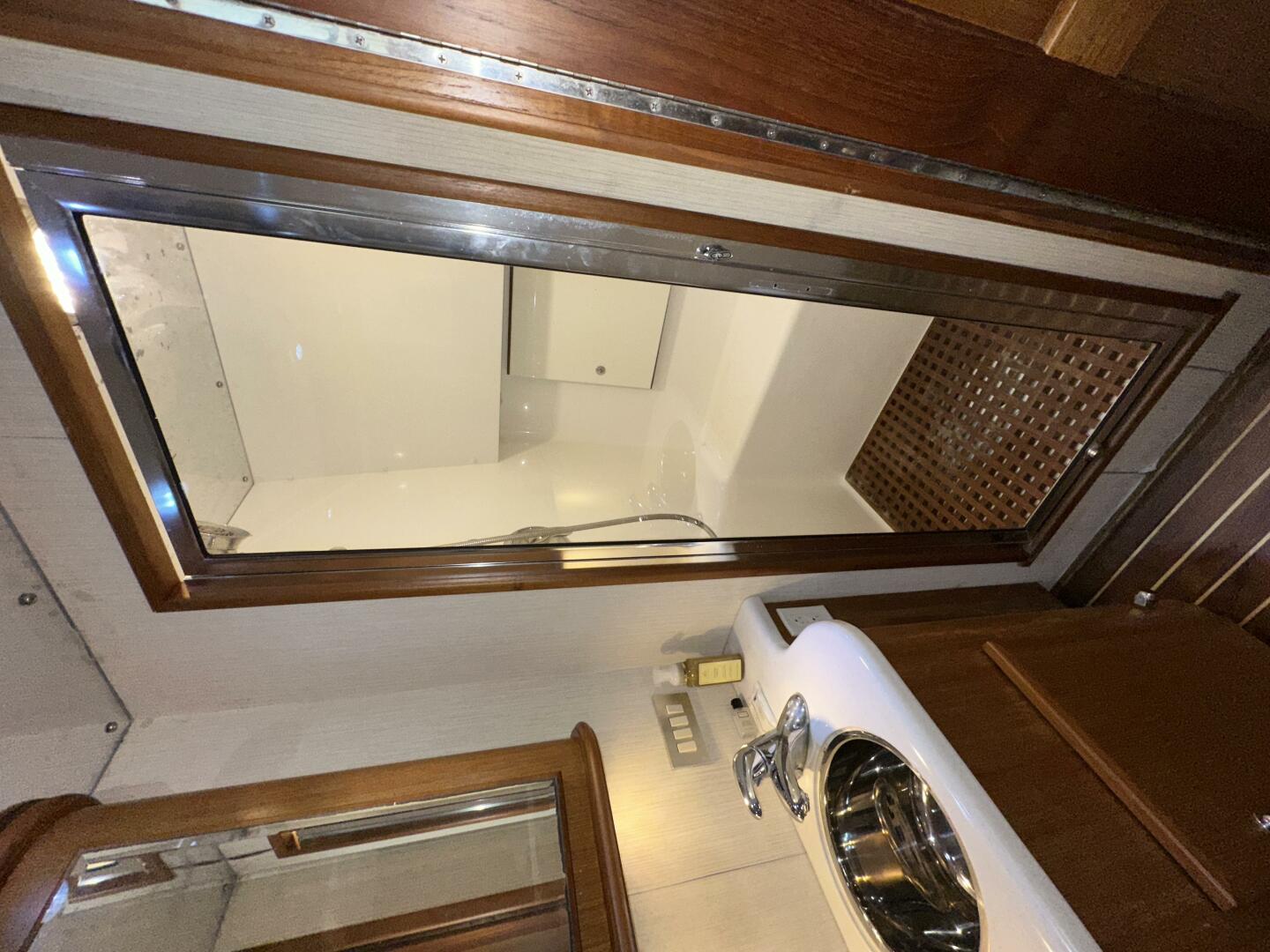2007 Topaz 40 Express - Image 39